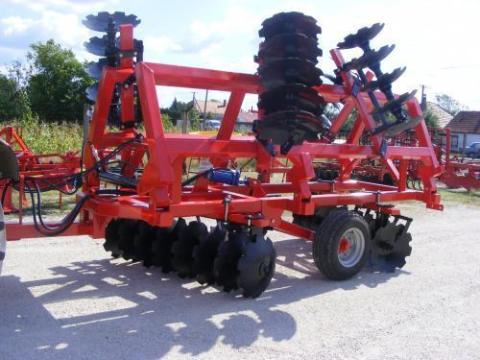 Tárcsa vontatott - Minőségi talajművelő gép több méretben, IH távtartókkal és nehéz csapágyakkal