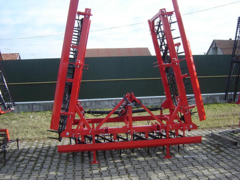 Fogas borona új, 6,6 m hidraulikus, 65 kg levéllel + simító