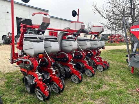 A jól bevált Irtem 6 soros, szemenkénti (kukorica) vetőgépek mikrogranulátum-szóróval A jól bevált Irtem 6 soros, szemenkénti (kukorica) vetőgépek mikrogranulátum-szóróval
