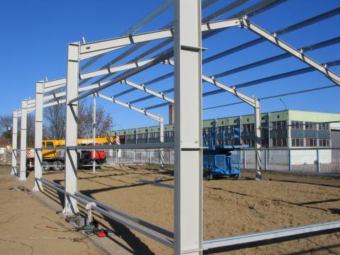 12 x 24 x 4, 5m csarnok váz Eladó 12 x 24 x 4, 5m csarnok váz Eladó