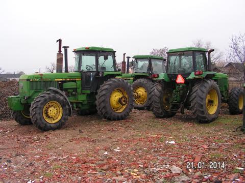 John Deere 4955 - 4755 - 4650 - 4630 bontott alkatrészek John Deere 4955 - 4755 - 4650 - 4630 bontott alkatrészek