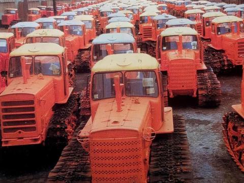 DT 75 alkatrészek eladók DT 75 alkatrészek eladók