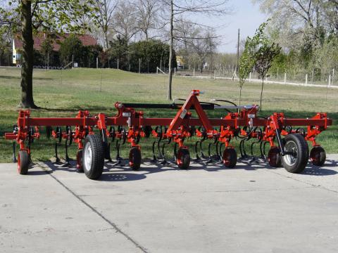 SASFORM SUK-6F sorközművelő kultivátor SASFORM SUK-6F sorközművelő kultivátor