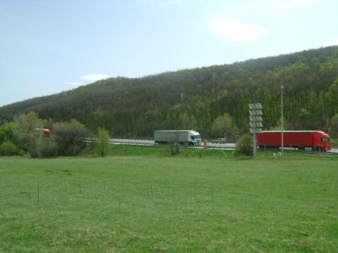 Logisztikai terület eladó az M1 autópálya mellett