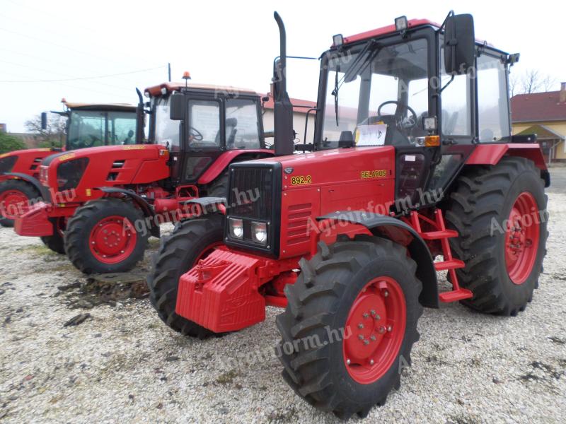 Belarus,  MTZ 820.4, 892.2 traktorok