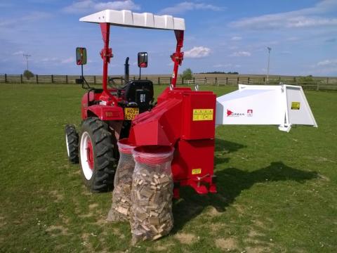 Urban TR75 ágaprító,  ágdaráló,  faaprító KISTRAKTOROKRA,  (akár 6-8 késsel) Urban TR75 ágaprító,  ágdaráló,  faaprító KISTRAKTOROKRA,  (akár 6-8 késsel)