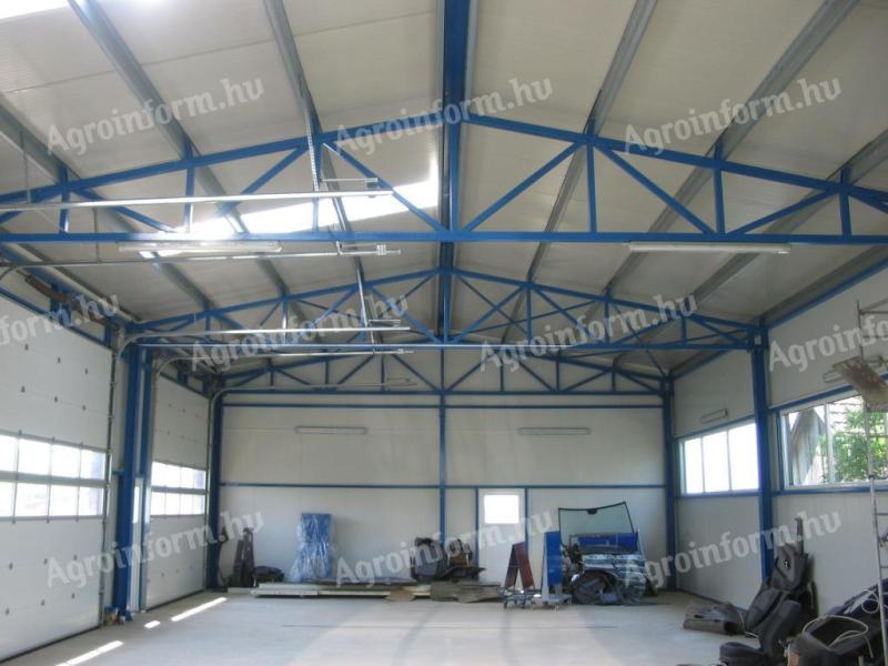 10 x 18 x 4 m új,  azonnal szállítható acélcsarnok vázszerkezet