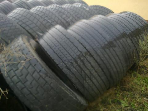 Gumiabroncs 315/70*22,  5, 385/65*22,  5 használt Gumiabroncs 315/70*22,  5, 385/65*22,  5 használt