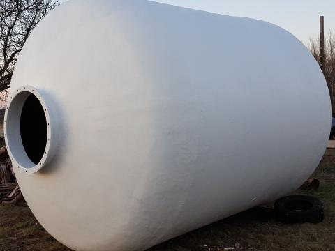 Locsolóvíz / öntözővíz tároló 25 m3-es álló hengeres műanyag tartály / tartályok eladók; Locsolóvíz / öntözővíz tároló 25 m3-es álló hengeres műanyag tartály / tartályok eladók;