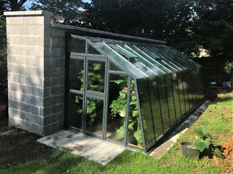 Üvegház – fal melletti, kiváló minőségű, 10 év garanciával Üvegház – fal melletti, kiváló minőségű, 10 év garanciával