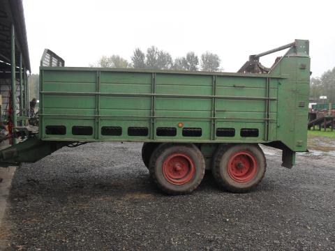 T-088 Szervestrágyaszóró T-088 Szervestrágyaszóró