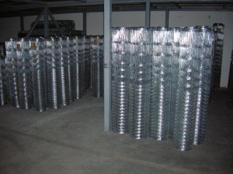 Vadháló, drótfonat, betonoszlop, szögesdrót Vadháló, drótfonat, betonoszlop, szögesdrót