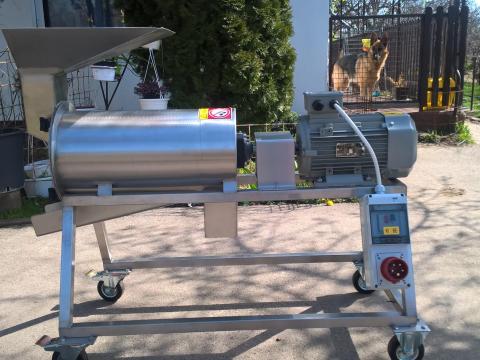 Gyümölcsmagozó eladó – rozsdamentes, nagy kapacitású gép Gyümölcsmagozó eladó – rozsdamentes, nagy kapacitású gép