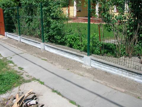 Táblás kerítések,  drótfonatok,  vadhálók Táblás kerítések,  drótfonatok,  vadhálók
