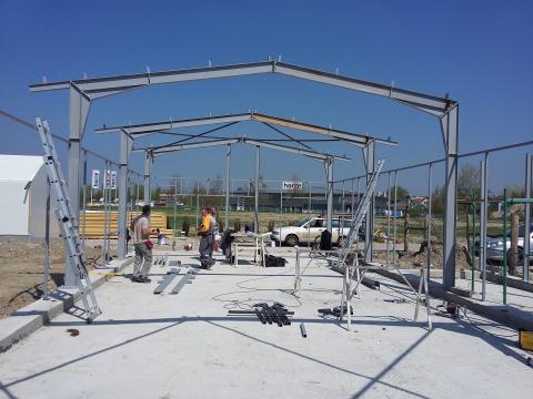 12 x 12 x 4,5 fedett tároló,  gépszín,  szénatároló 12 x 12 x 4,5 fedett tároló,  gépszín,  szénatároló