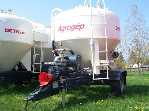DETK 143 (3,75 m³) takarmányszállító kihagyhatatlan áron DETK 143 (3,75 m³) takarmányszállító kihagyhatatlan áron