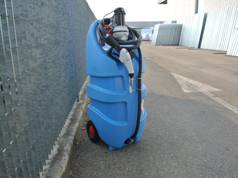Emilcaddy 110 literes AdBlue kiadagoló 12 V-os szivattyúval Emilcaddy 110 literes AdBlue kiadagoló 12 V-os szivattyúval