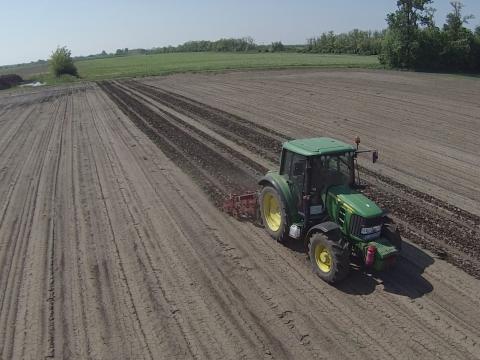 BADALINI ÉS MADARA KÜLLŐS KAPÁK TALAJCSEREPESEDÉS ELLEN