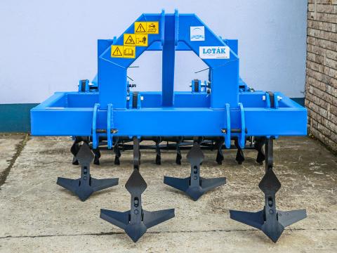 Grubber 1.6m tárcsasorral,  rögtörővel Grubber 1.6m tárcsasorral,  rögtörővel