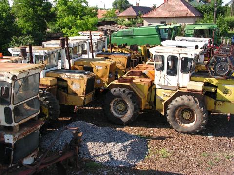 Rába 250 bontott alkatrészek. Rába 250 bontott alkatrészek.
