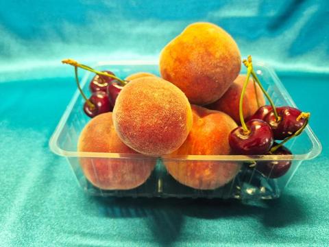 Gombás-epres műanyag doboz 0,4 kg