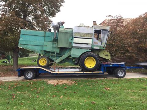 Kombájn Vágóasztallal, MTZ, Pótkocsi, Rakodógépek 8+ 12 T-ig Gépszállítás! Kombájn Vágóasztallal, MTZ, Pótkocsi, Rakodógépek 8+ 12 T-ig Gépszállítás!