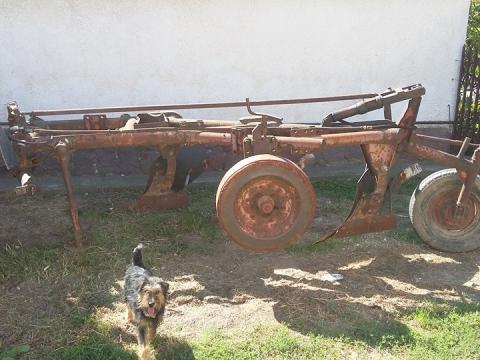 FEF-4-40 féligfüggesztett hármaseke