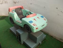 Pénzbedobós gyermek kisautó