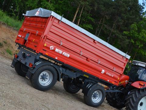 Metal-Fach T711/3 kéttengelyes pótkocsi Metal-Fach T711/3 kéttengelyes pótkocsi