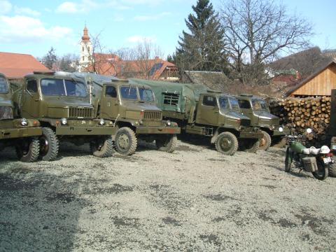 Katonai cseh Prága V3S 6x6 alkatrészek, hólánc, motor, hidak, felépítmény stb.