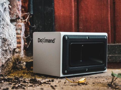 Doxmand Nomus Plus - géptárolók,  raktárak rágcsálóriasztására Doxmand Nomus Plus - géptárolók,  raktárak rágcsálóriasztására