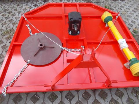 Mtz t25 nagyobb traktorok után használható,180x180-as szárzúzó,mulcsozó eladó. dupla lengő Mtz t25 nagyobb traktorok után használható,180x180-as szárzúzó,mulcsozó eladó. dupla lengő