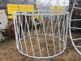 Juh bárány körbála etető etetőrács szénarács köretető