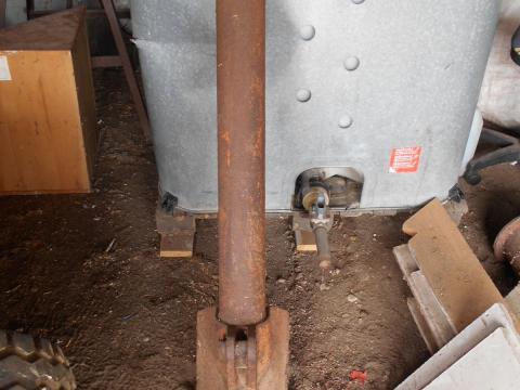 UNHZ 500-as markolóhoz támasztóláb eladó UNHZ 500-as markolóhoz támasztóláb eladó