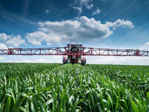 KERTITOX - GEMTRAK 4200/6000 l - 24/27/28/30 m vontatott szántóföldi permetezőgép