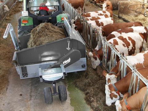Fliegl Profi Combi bálabontó és kiosztó kocsi Fliegl Profi Combi bálabontó és kiosztó kocsi