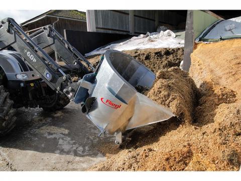 Fliegl Small Power Feeder takarmánykeverő és kiosztókanál Fliegl Small Power Feeder takarmánykeverő és kiosztókanál