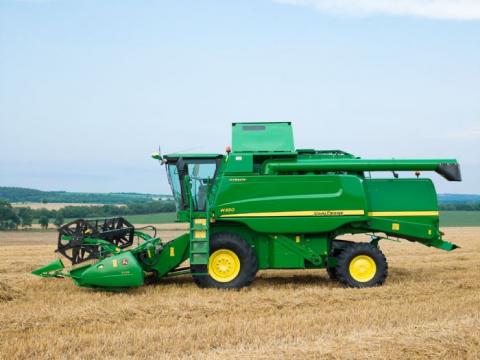 Béraratás országosan,  szállítással (kamionnal,  traktorral) Béraratás országosan,  szállítással (kamionnal,  traktorral)