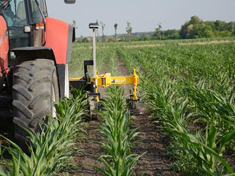 KS-6 FK BB sorköz kultivátor sorvezető kamerával KS-6 FK BB sorköz kultivátor sorvezető kamerával