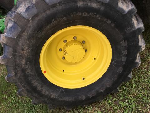 Firestone 540/65R24 + BKT 650/65R38 Firestone 540/65R24 + BKT 650/65R38