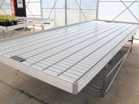 Termesztőasztal és áruda asztal