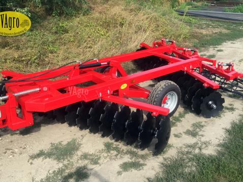 Új! VAgro 3,7 m-es nehéz v-tárcsa 610 mm-es lapokkal- 2 év garanciával Új! VAgro 3,7 m-es nehéz v-tárcsa 610 mm-es lapokkal- 2 év garanciával