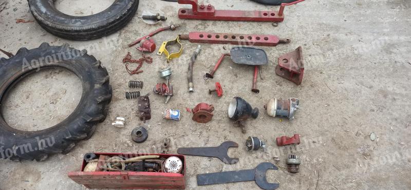 UTB (445) Universal traktor új és használt alkatrészek eladók