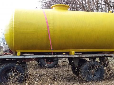 16m3 es nitrosol és vízszállító tartály hullámtörővel 16m3 es nitrosol és vízszállító tartály hullámtörővel