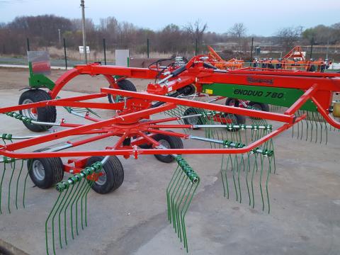 Enorossi Vontatott rotoros rendképzők 7, 8m 10% Önerővel elvihető készletről törés biztosí Enorossi Vontatott rotoros rendképzők 7, 8m 10% Önerővel elvihető készletről törés biztosí