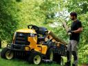 Fűnyírótraktor Cub Cadet XT3 QS137 oldalkidobós,  Kawasaki kéthengeres V-motorral