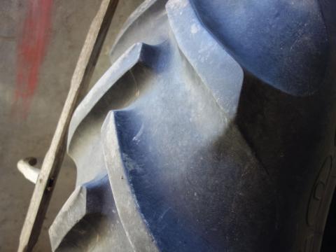 1 db Good Year 20.8R38 traktorgumi kb. 60%-os állapotban eladó,  220e Ft 1 db Good Year 20.8R38 traktorgumi kb. 60%-os állapotban eladó,  220e Ft