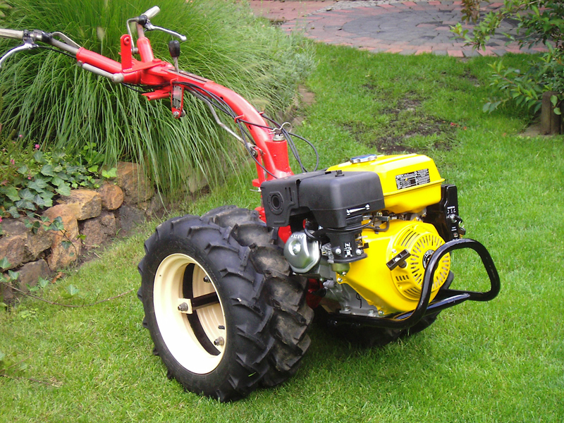 KISGÉP MUNKAGÉP FŰNYÍRÓ KISTRAKTOR FELÚJÍTÁS ÚJ BENZÍN DÍESEL MOTOR FELSZERELÉS