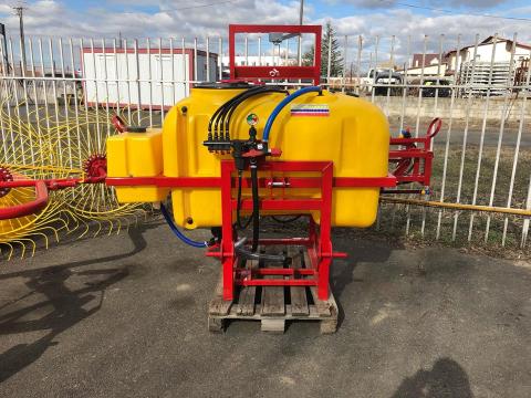 Szántóföldi permetezőgép 600 l / 12 m Szántóföldi permetezőgép 600 l / 12 m