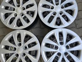 5x114,3 6x15 ET49 használt KIA lemezfelni dísztárcsával